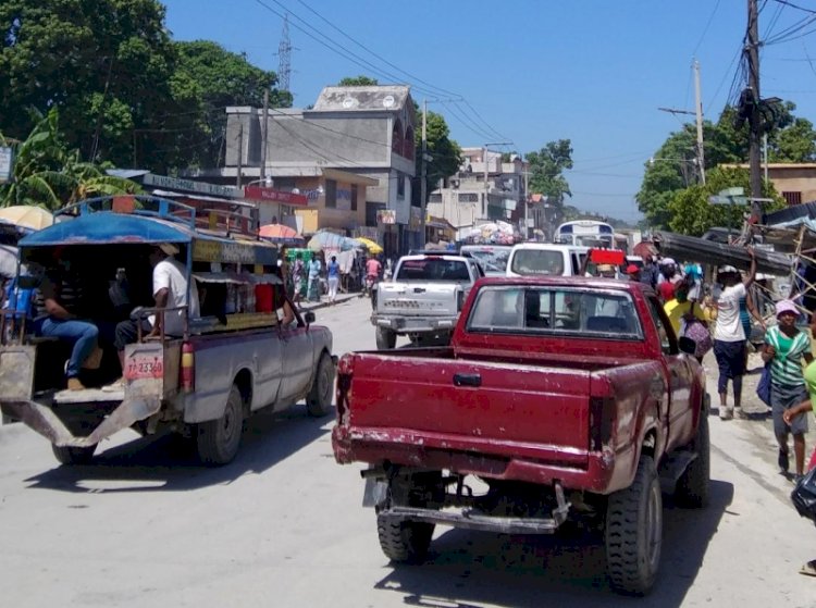 Haïti-Protestations : la Commune de Carrefour bloquée, les manifestants réclament l'intervention du pouvoir central